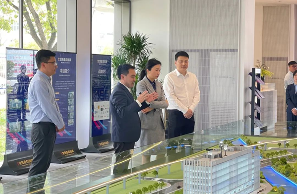 溫州市委統(tǒng)戰(zhàn)部副部長、市工商聯(lián)黨組書記錢素文一行蒞臨文昌里科創(chuàng)灣調(diào)研指導(dǎo)